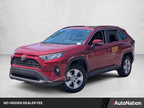 Used 2021 Toyota RAV4 XLE w/ Convenience Package FWD image 1