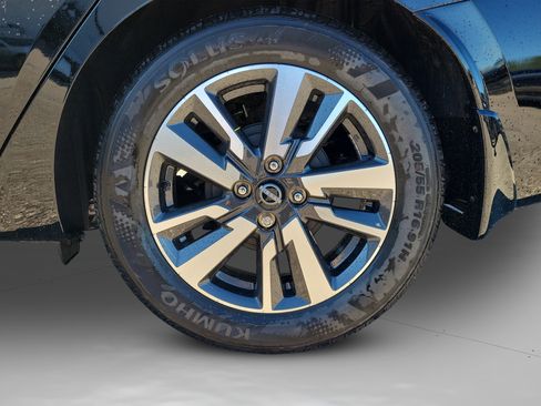 Used 2025 Nissan Versa SV w/ Trunk Package FWD image 30