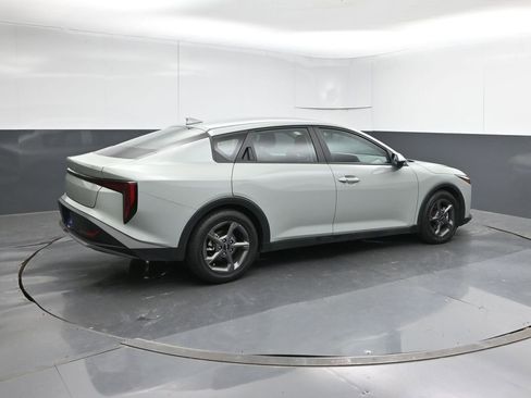 Used 2025 Kia K4 LXS FWD image 5