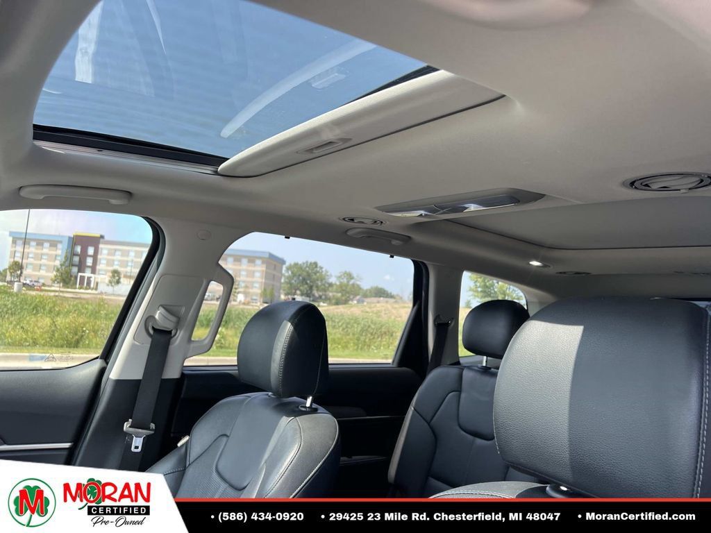 Used 2022 Kia Telluride SX w/ Towing Package FWD image 19