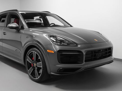 Certified 2021 Porsche Cayenne GTS AWD/4WD image 9
