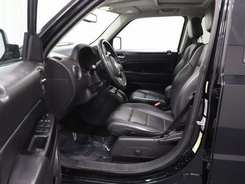 Used 2015 Jeep Patriot High Altitude FWD image 11