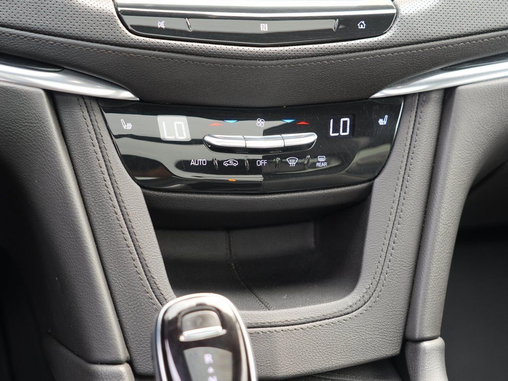 Used 2020 Cadillac XT5 Premium Luxury AWD/4WD image 25