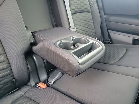 Used 2022 Nissan Pathfinder SV image 17