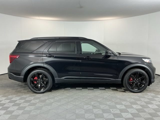 Used 2023 Ford Explorer ST w/ Technology Package AWD/4WD image 4