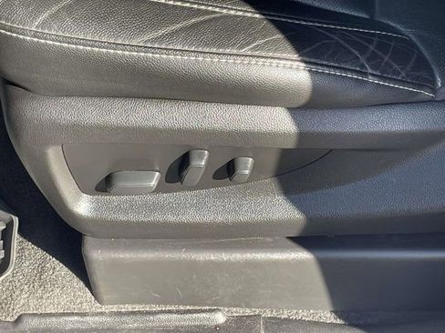 Used 2020 Chevrolet Suburban Premier AWD/4WD image 19