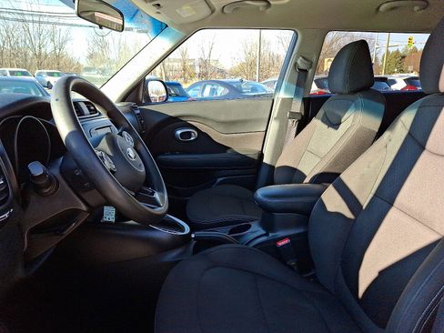 Used 2018 Kia Soul image 12