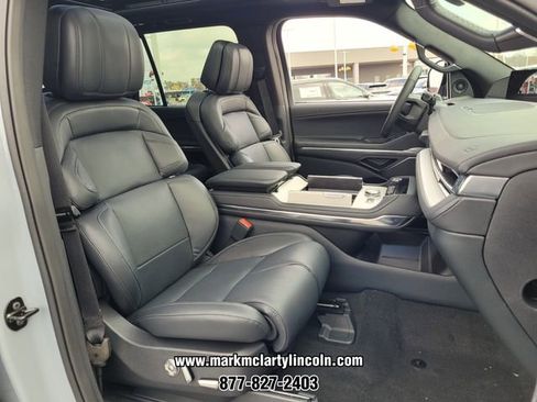 New 2025 Lincoln Navigator L Reserve w/ Jet Appearance Package AWD/4WD image 12