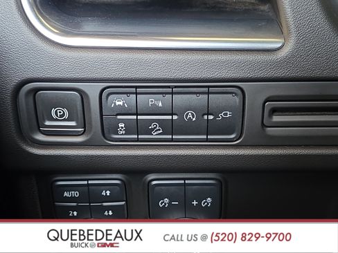Used 2021 GMC Yukon AT4 AWD/4WD image 24