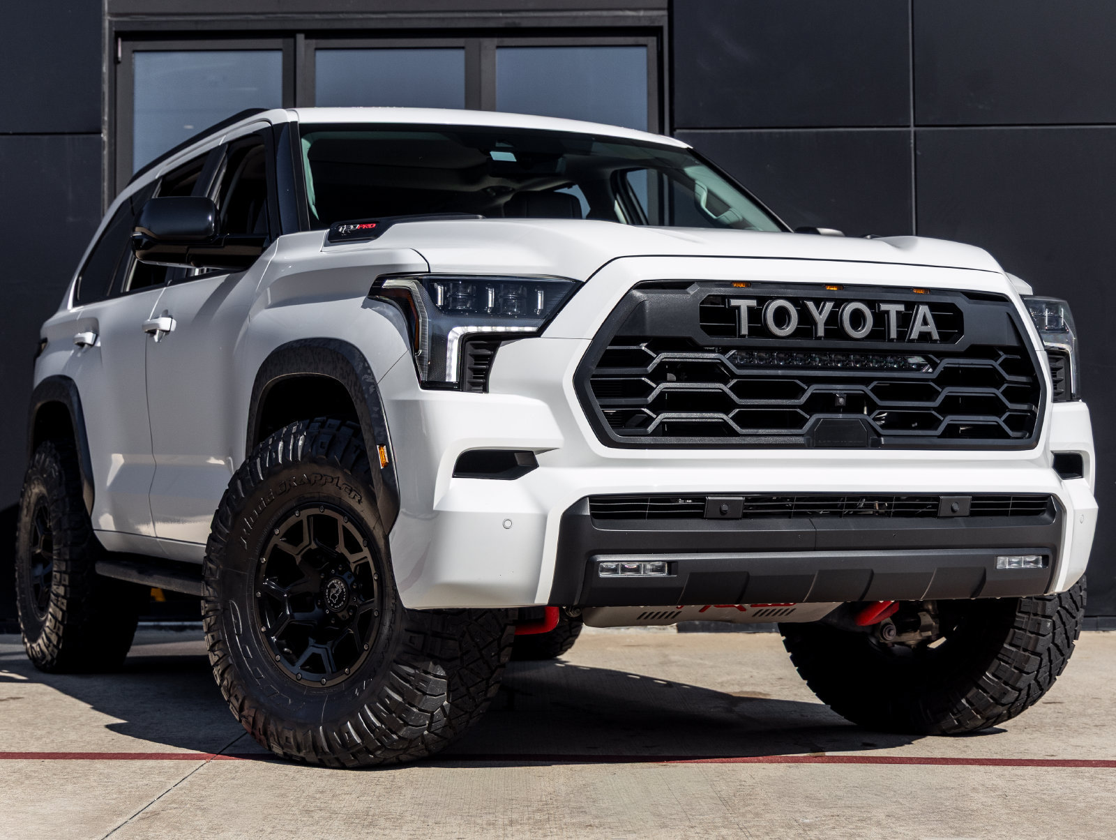 Used 2023 Toyota Sequoia TRD Pro AWD/4WD image 2