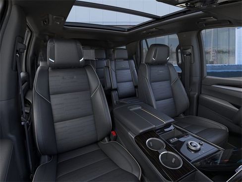New 2026 Cadillac Escalade Luxury w/ LPO, Floor Liner Package image 16