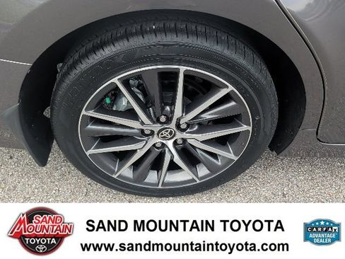 Used 2022 Toyota Camry XLE w/ Cold Weather Package FWD image 4