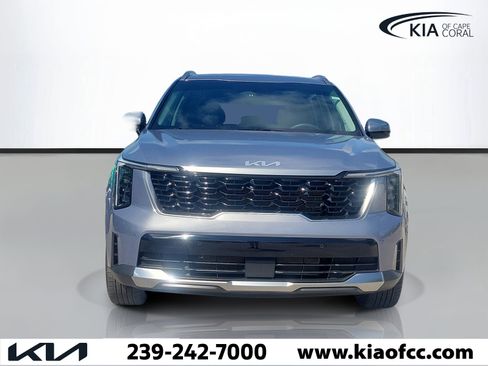 Certified 2025 Kia Sorento S FWD image 2