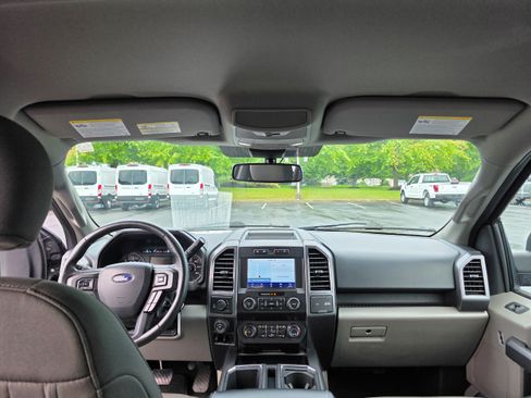 Used 2019 Ford F150 XLT w/ Equipment Group 302A Luxury AWD/4WD image 12