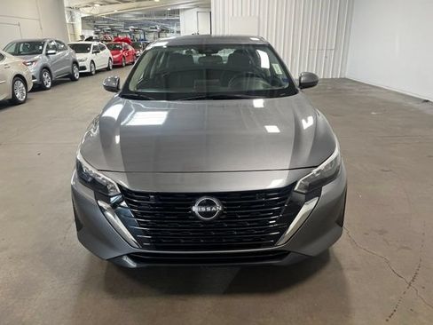 Used 2024 Nissan Sentra SV FWD image 8