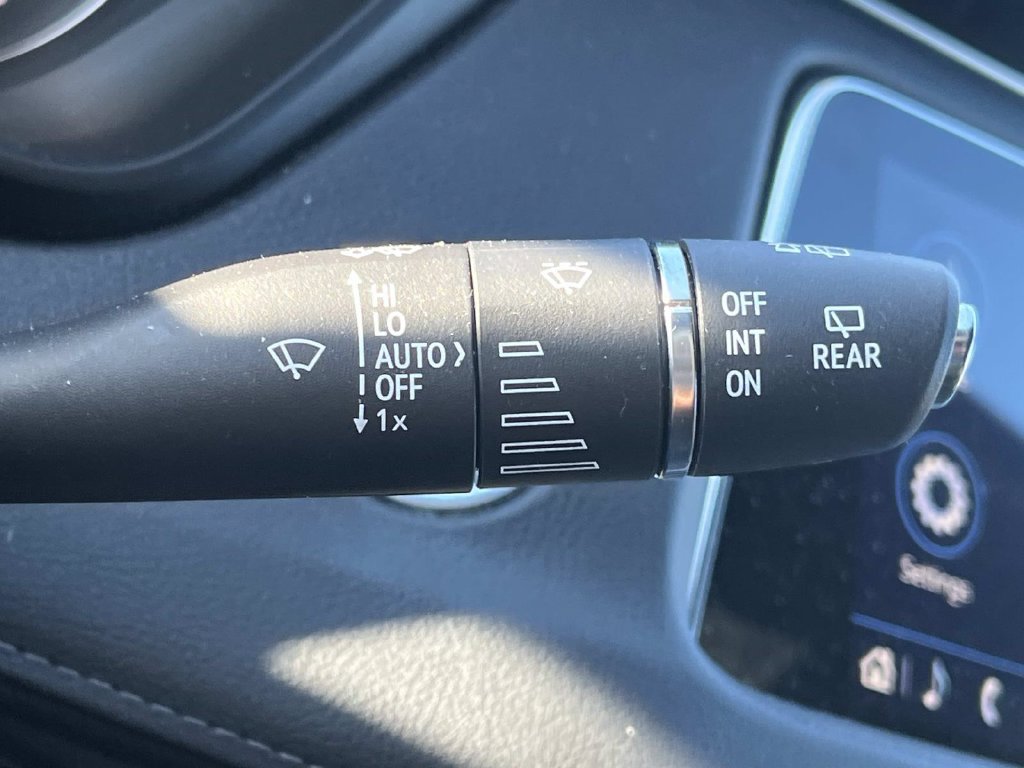 Used 2019 Cadillac XT4 Premium Luxury w/ Technology Package FWD image 41