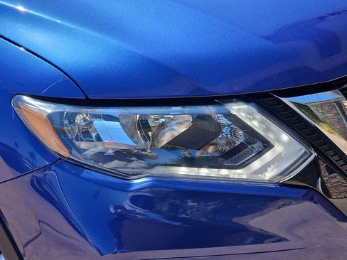 Used 2017 Nissan Rogue SV w/ SV Premium Package FWD image 34