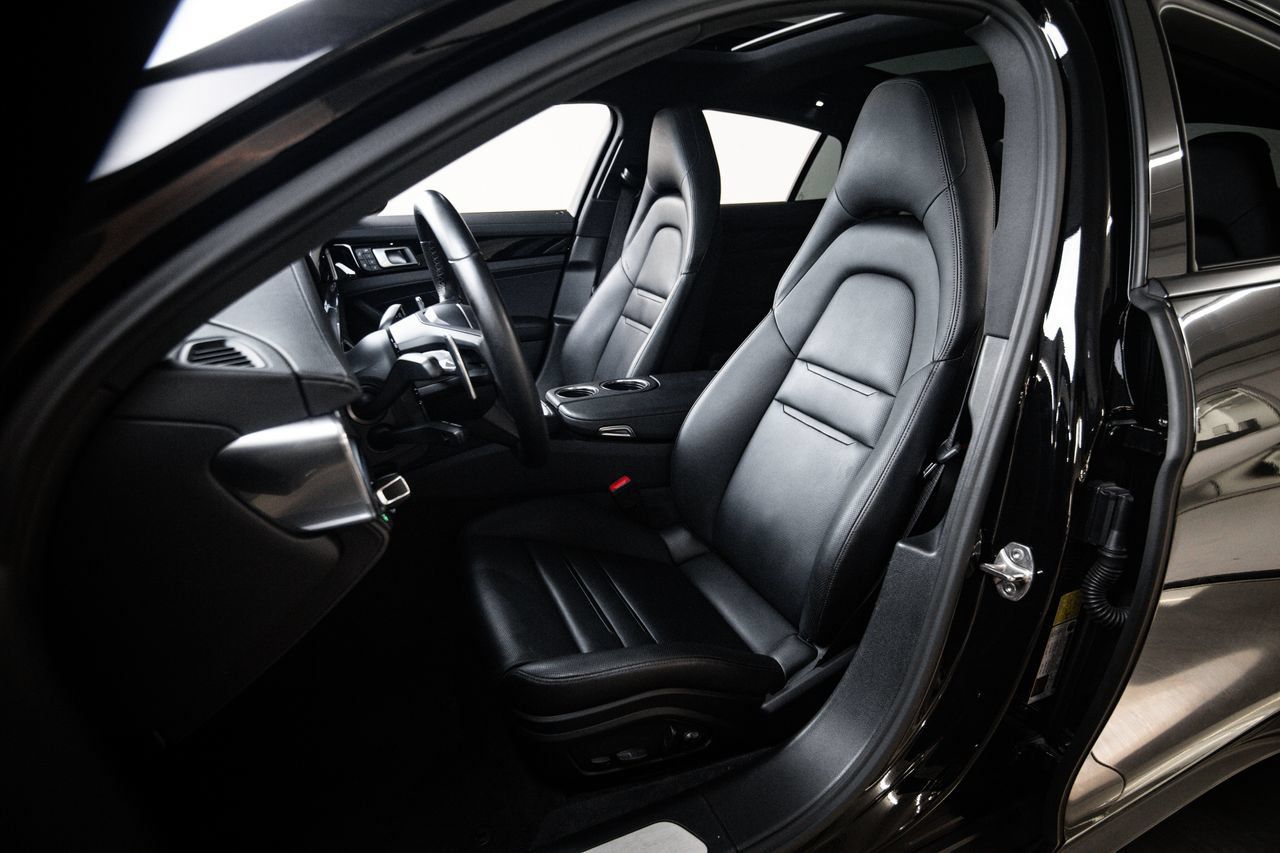 Certified 2023 Porsche Panamera image 5