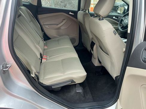 Used 2018 Ford Escape SE FWD image 16