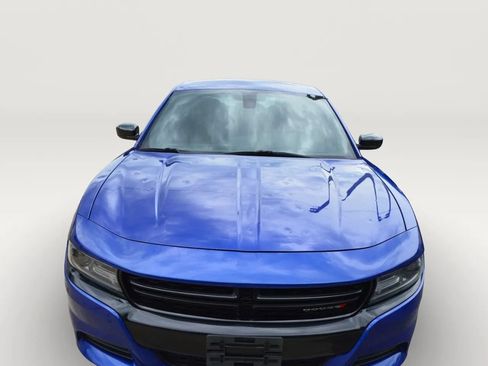 Used 2019 Dodge Charger SXT w/ Plus Group RWD image 2