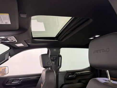 Used 2023 GMC Sierra 1500 AT4 w/ AT4 Preferred Package image 24