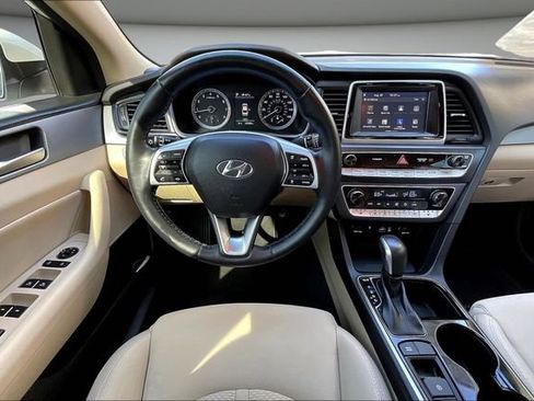 Used 2018 Hyundai Sonata SEL w/ Tech Package 04 FWD image 10