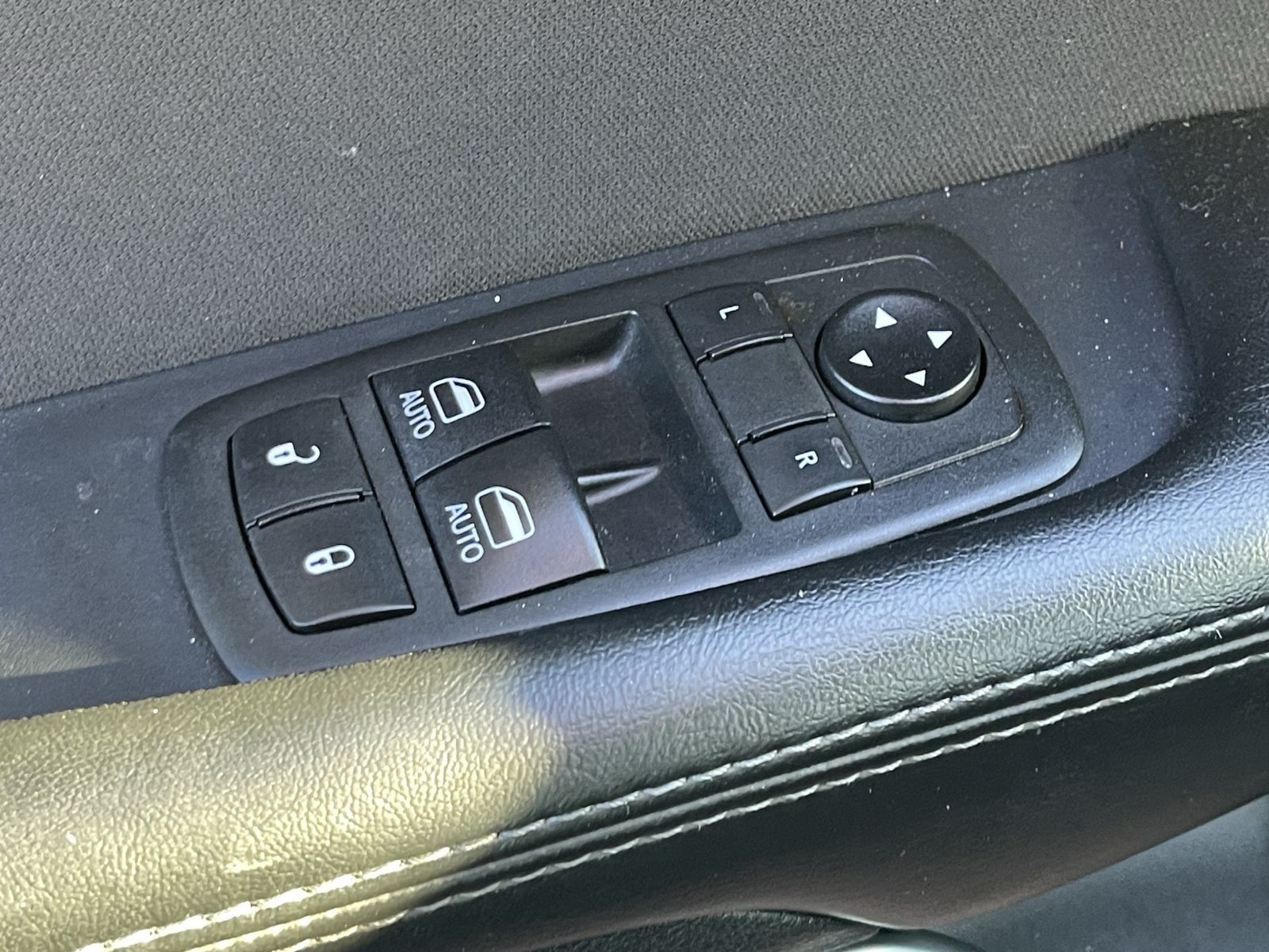 Used 2019 Dodge Challenger R/T w/ Performance Handling Group RWD image 11