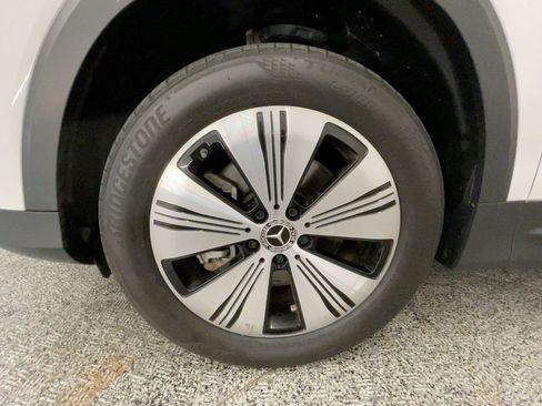 Used 2023 Mercedes-Benz EQB 300 4MATIC image 11