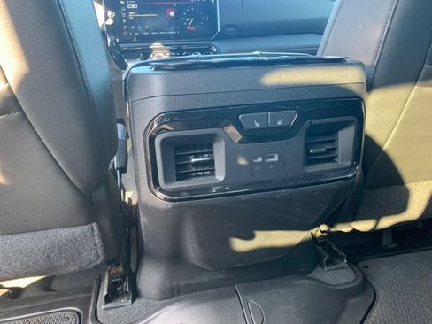 Used 2024 GMC Sierra 3500 AT4 w/ AT4 Preferred Package AWD/4WD image 22