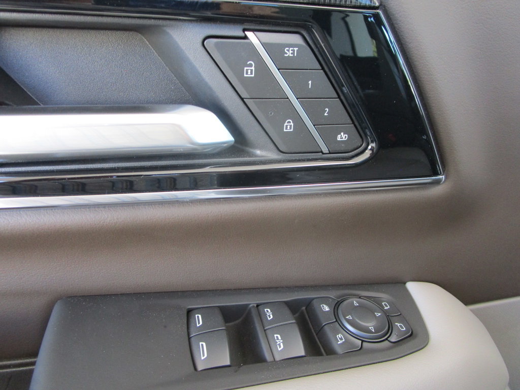 New 2026 GMC Yukon Elevation w/ Elevation Premium Package RWD image 32