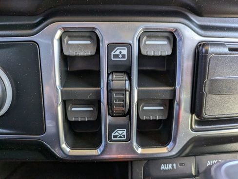 Used 2021 Jeep Wrangler Unlimited Sport AWD/4WD image 23