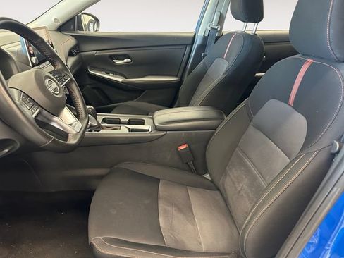 Used 2025 Nissan Sentra SR FWD image 9