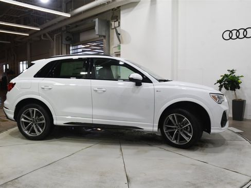 Certified 2025 Audi Q3 2.0T Premium w/ Convenience Package image 34