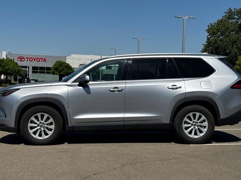 Certified 2025 Toyota Grand Highlander AWD image 8