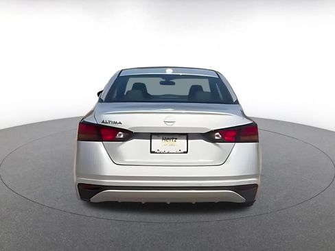 Used 2025 Nissan Altima 2.5 SV FWD image 11