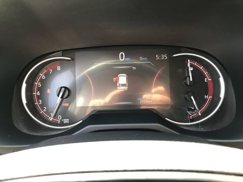 Used 2025 Toyota RAV4 XLE AWD/4WD image 16