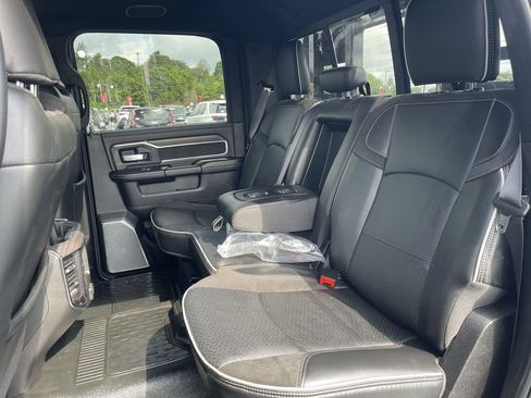 Used 2026 RAM 4500 4x4 Crew Cab DRW w/ Laramie Trim Package image 26