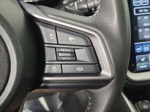 Used 2025 Subaru Outback Premium AWD/4WD image 18
