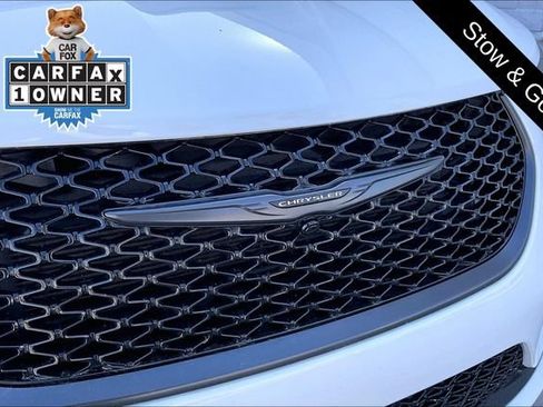 Used 2026 Chrysler Pacifica Limited w/ S Appearance Package FWD image 30