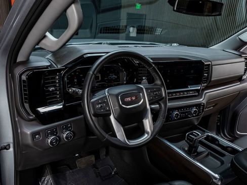 Used 2024 GMC Sierra 1500 SLT w/ SLT Premium Plus Package AWD/4WD image 17
