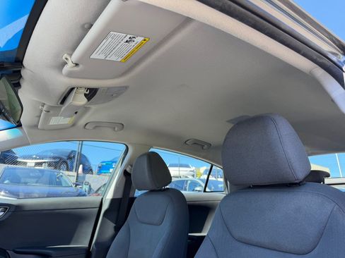Used 2022 Hyundai Ioniq SE FWD image 18
