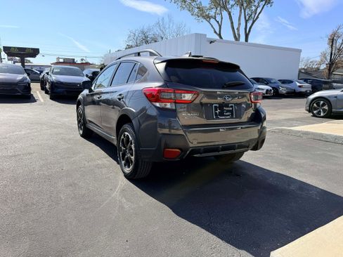 Used 2022 Subaru Crosstrek 2.0i Premium w/ Moonroof Package image 4