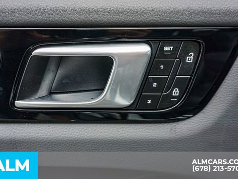 Used 2022 Porsche Cayenne Base image 51