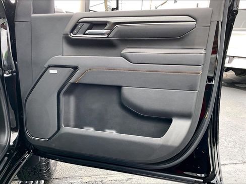 Used 2025 GMC Sierra 3500 AT4 w/ AT4 Premium Plus Package image 24