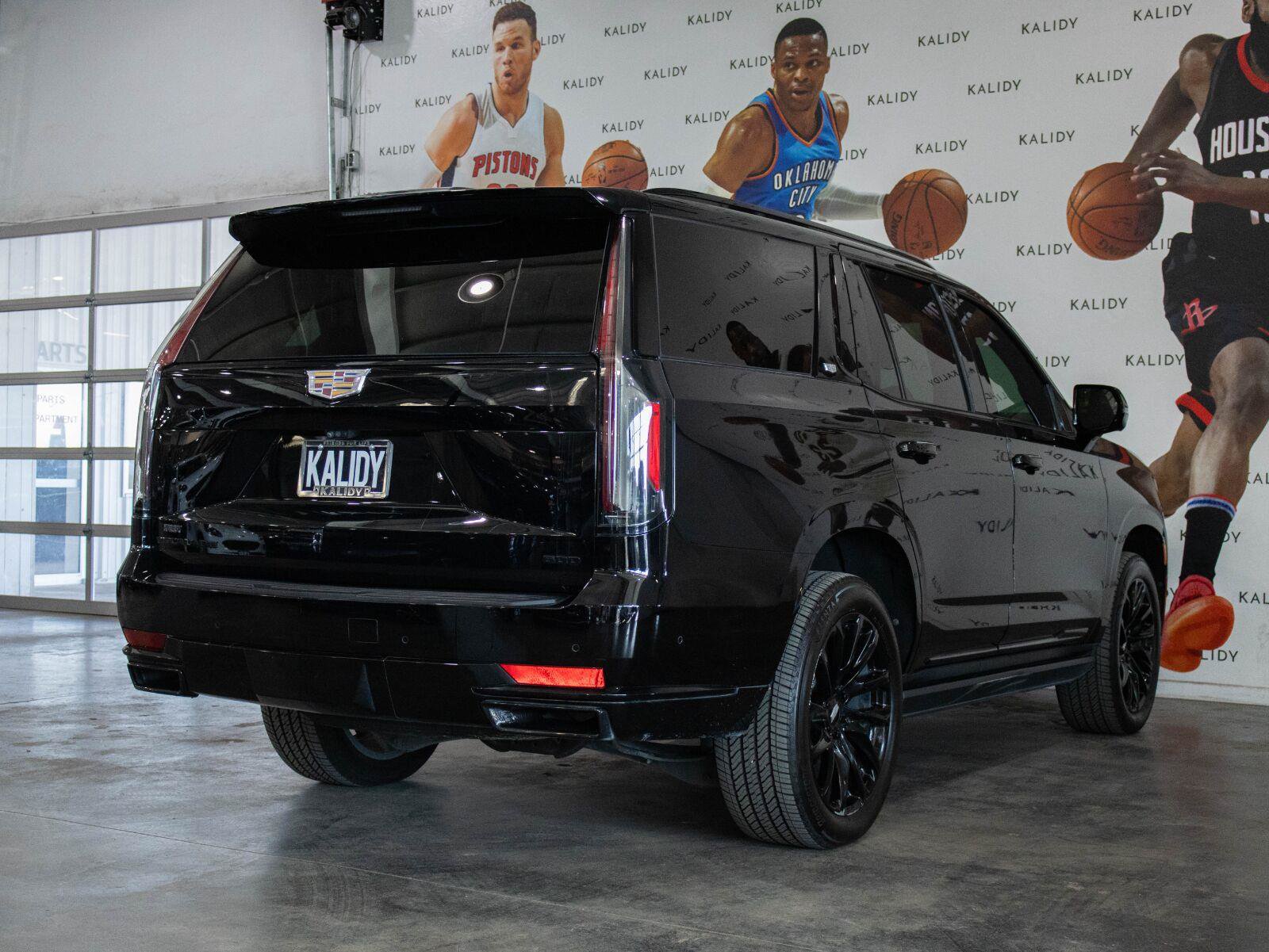 Used 2023 Cadillac Escalade Sport Platinum w/ LPO, ONYX Package AWD/4WD image 27