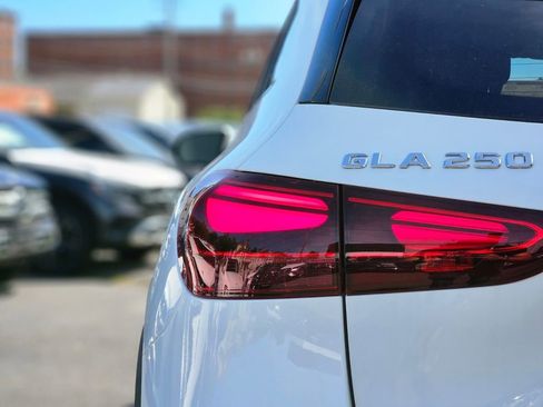 New 2026 Mercedes-Benz GLA 250 4MATIC image 9