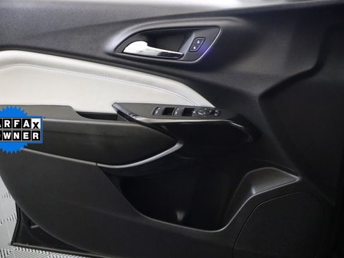 Certified 2025 Chevrolet Trax LT FWD image 35