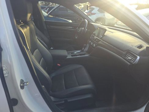Used 2019 Honda Accord Sport image 17