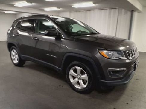 Used 2019 Jeep Compass Latitude w/ Popular Equipment Group image 2
