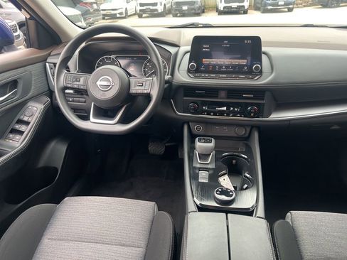 Certified 2023 Nissan Rogue SV image 17